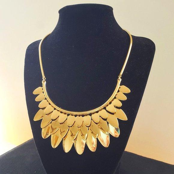 Kate Spade Fancy Flock Gold Feather Statement Necklace!
